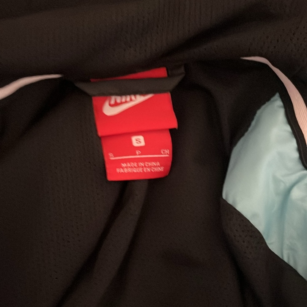 Nike windbreaker - Picture 8 of 8
